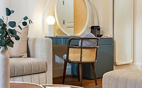 Ecole St. Pierre Hotel